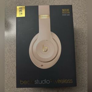 Beats Studio3 Wireless Headphones Desert Sand